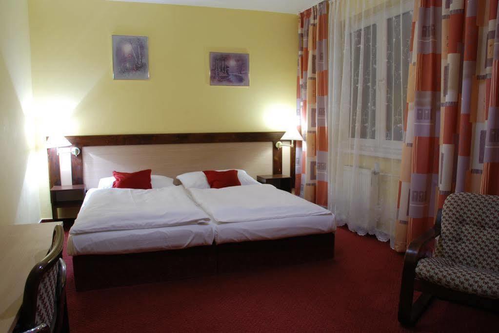 Hotel Adler Ceske Budejovice Exterior photo